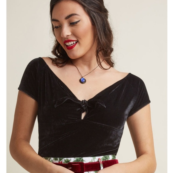 Hell Bunny Pizzazz You Like It Velvet Top  - Picture 2 of 4